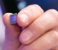 Chip auto-assemblanti a supporto della Legge di Moore