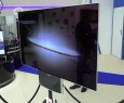Skyworth mostra un TV OLED dotato di un display su ciascun lato