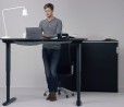 Ikea BEKANT, postazione PC motorizzata per lavorare in piedi | Video