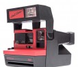 Impossible Cool Cam Red, instant camera ispirata alla Polaroid Sun 600