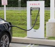 Tesla: Supercharger di nuovo gratuiti (ma non per tutti)
